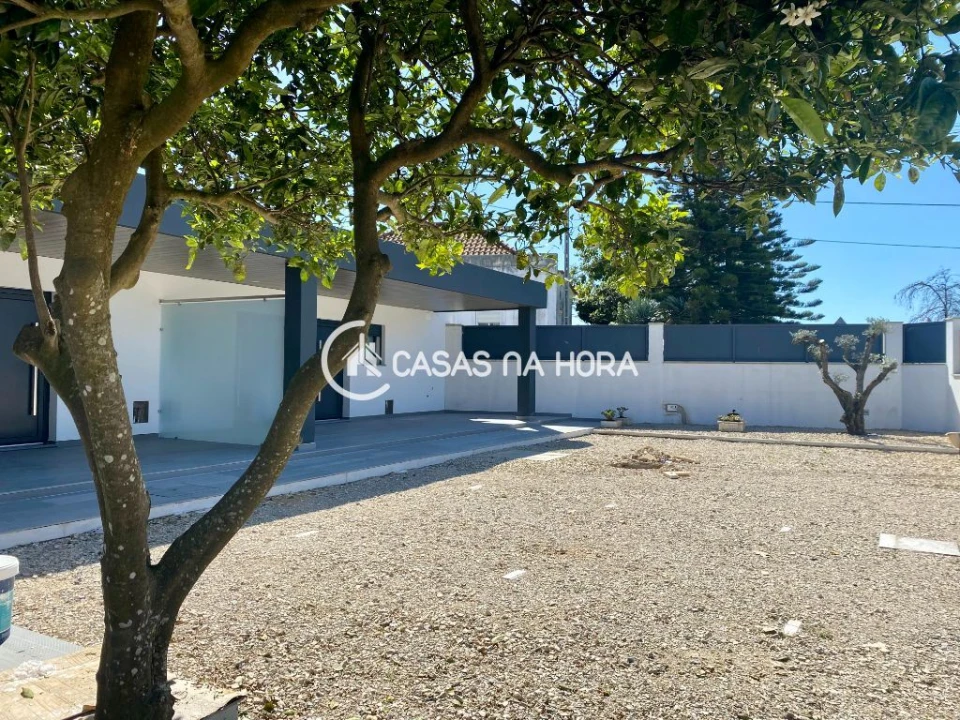 Apartamento T1 para Arrendamento em Caparica e Trafaria Foto 22
