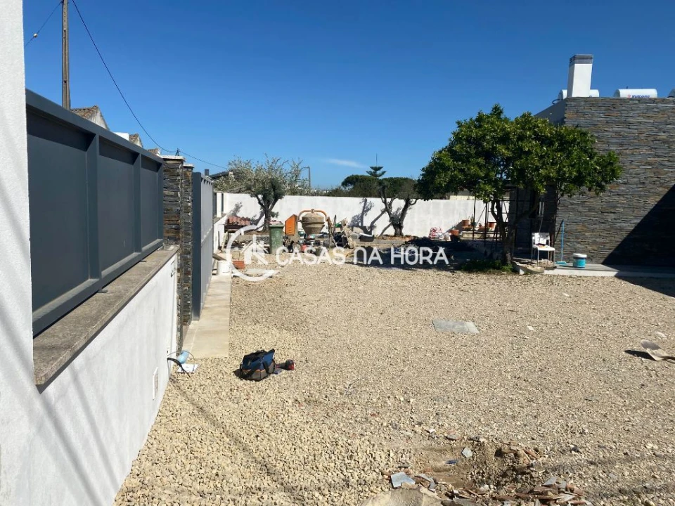Apartamento T1 para Arrendamento em Caparica e Trafaria Foto 25