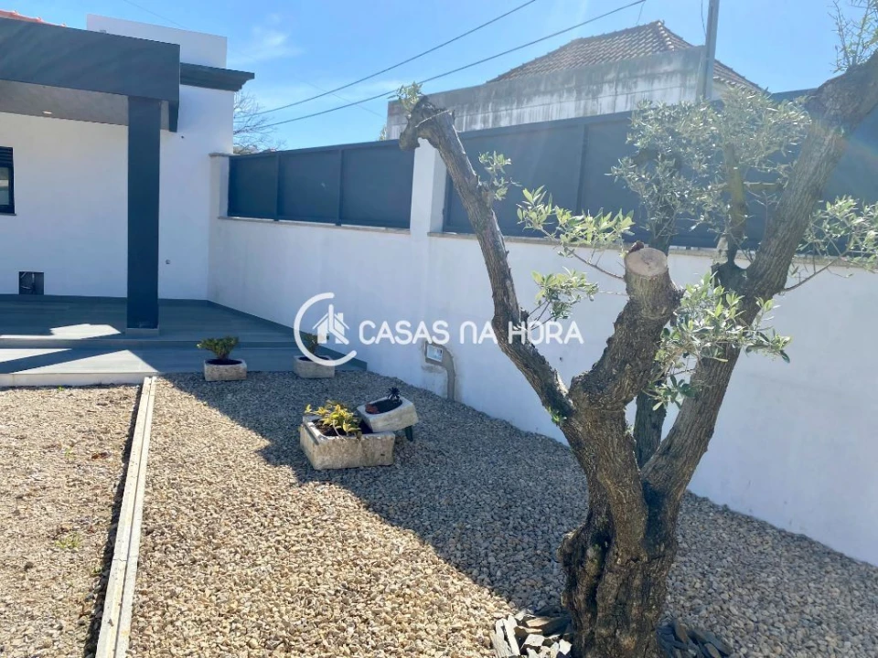 Apartamento T1 para Arrendamento em Caparica e Trafaria Foto 26