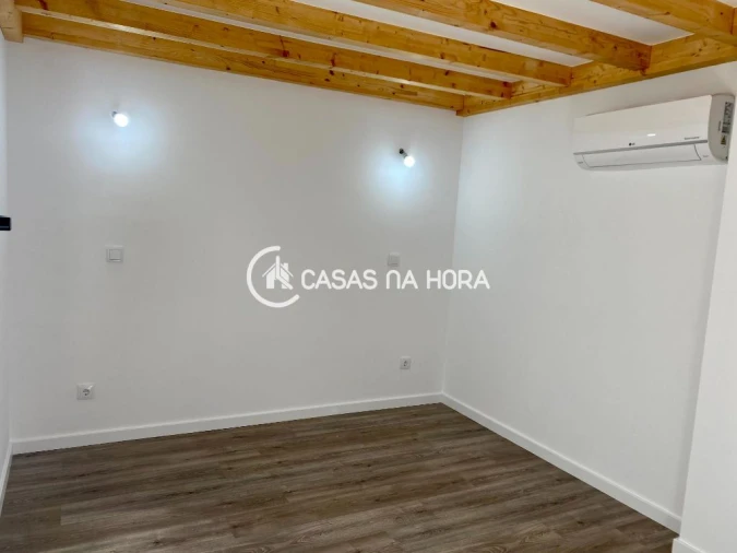 Apartamento T1 para Arrendamento em Caparica e Trafaria Foto 8