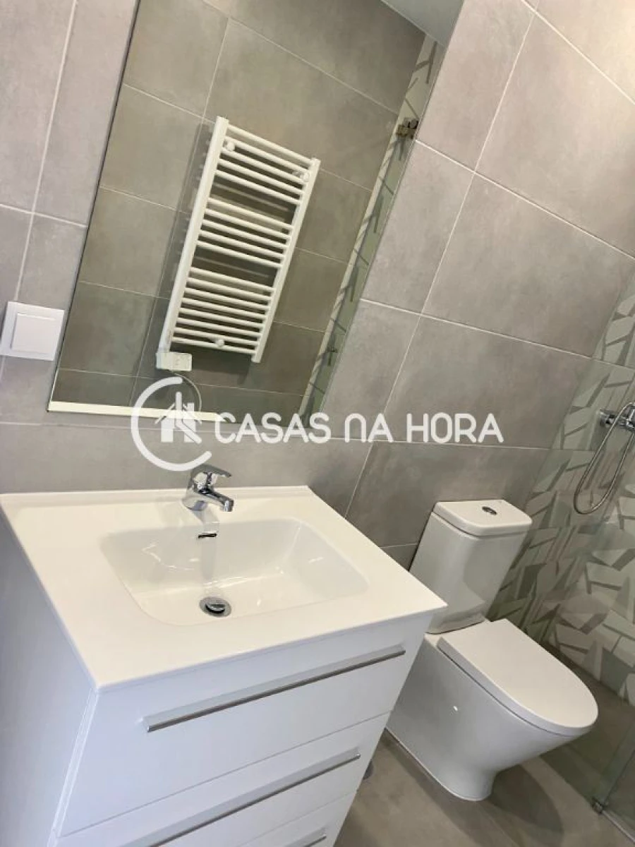 Apartamento T1 para Arrendamento em Caparica e Trafaria Foto 14