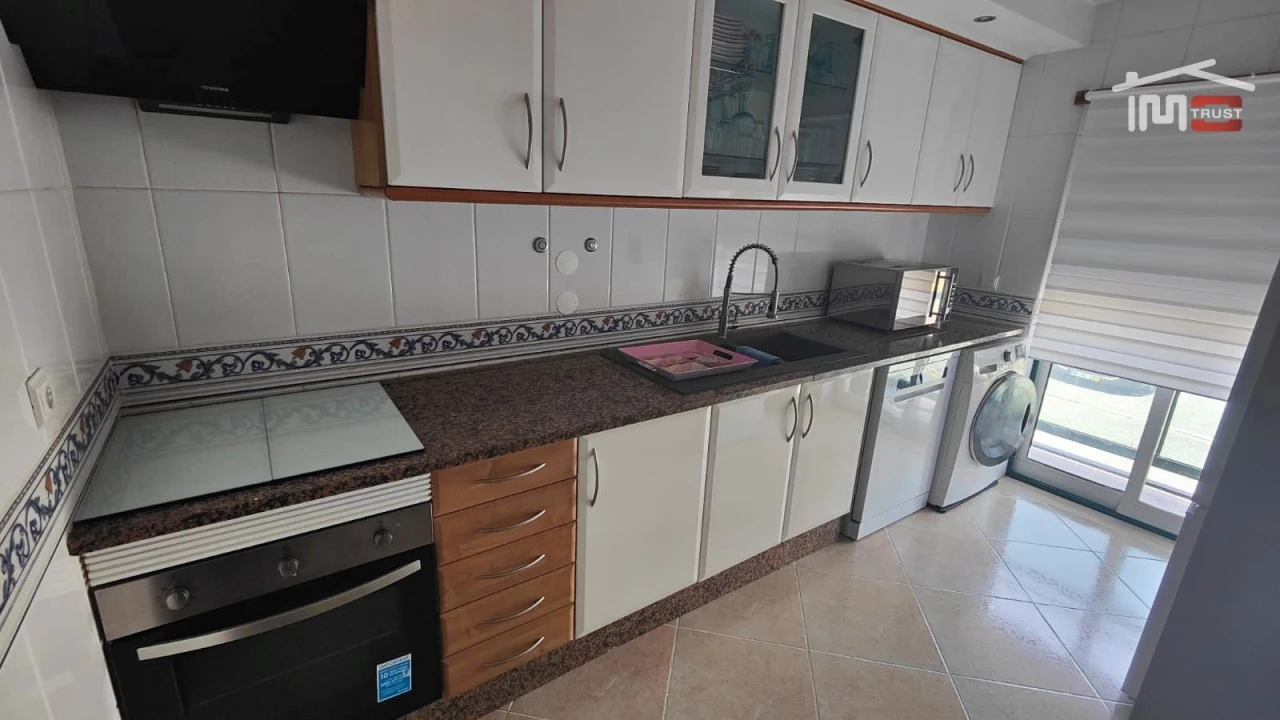 Apartamento T2 para Arrendamento em Atalaia e Alto Estanqueiro-Jardia Foto 1