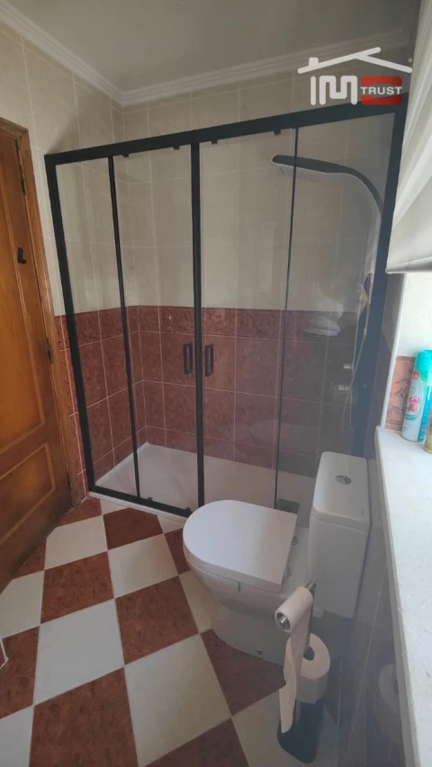 Apartamento T2 para Arrendamento em Atalaia e Alto Estanqueiro-Jardia