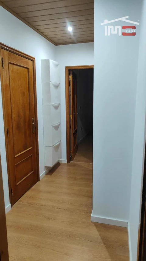 Apartamento T2 para Arrendamento em Atalaia e Alto Estanqueiro-Jardia