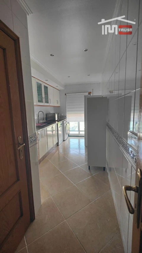Apartamento T2 para Arrendamento em Atalaia e Alto Estanqueiro-Jardia
