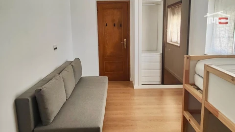 Apartamento T2 para Arrendamento em Atalaia e Alto Estanqueiro-Jardia