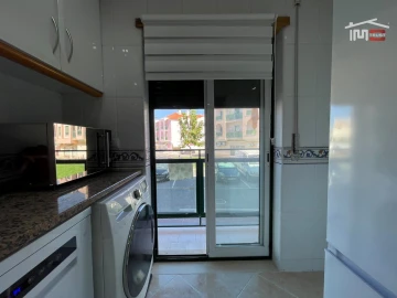 Apartamento T2 para Arrendamento em Atalaia e Alto Estanqueiro-Jardia