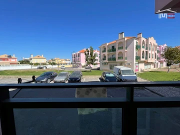 Apartamento T2 para Arrendamento em Atalaia e Alto Estanqueiro-Jardia