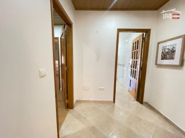 Apartamento T2 para Arrendamento em Atalaia e Alto Estanqueiro-Jardia
