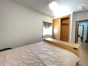 Apartamento T2 para Arrendamento em Atalaia e Alto Estanqueiro-Jardia