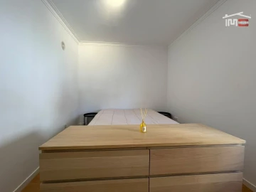Apartamento T2 para Arrendamento em Atalaia e Alto Estanqueiro-Jardia