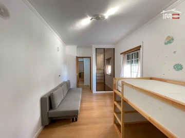 Apartamento T2 para Arrendamento em Atalaia e Alto Estanqueiro-Jardia