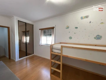 Apartamento T2 para Arrendamento em Atalaia e Alto Estanqueiro-Jardia