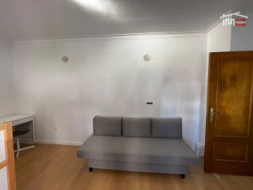 Apartamento T2 para Arrendamento em Atalaia e Alto Estanqueiro-Jardia