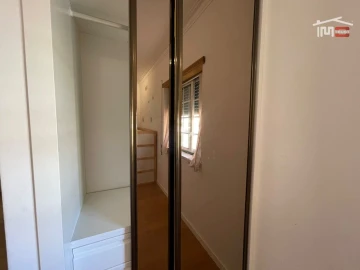 Apartamento T2 para Arrendamento em Atalaia e Alto Estanqueiro-Jardia