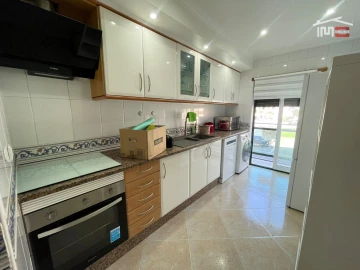 Apartamento T2 para Arrendamento em Atalaia e Alto Estanqueiro-Jardia