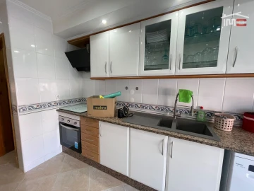 Apartamento T2 para Arrendamento em Atalaia e Alto Estanqueiro-Jardia