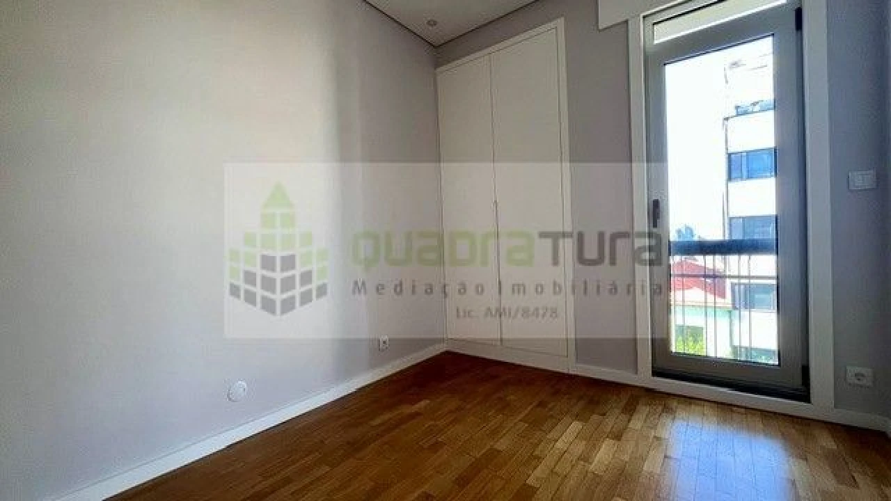 Apartamento T2 para Venda em Cedofeita, Santo Ildefonso, Sé, Miragaia, São Nicolau e Vitória Foto 16