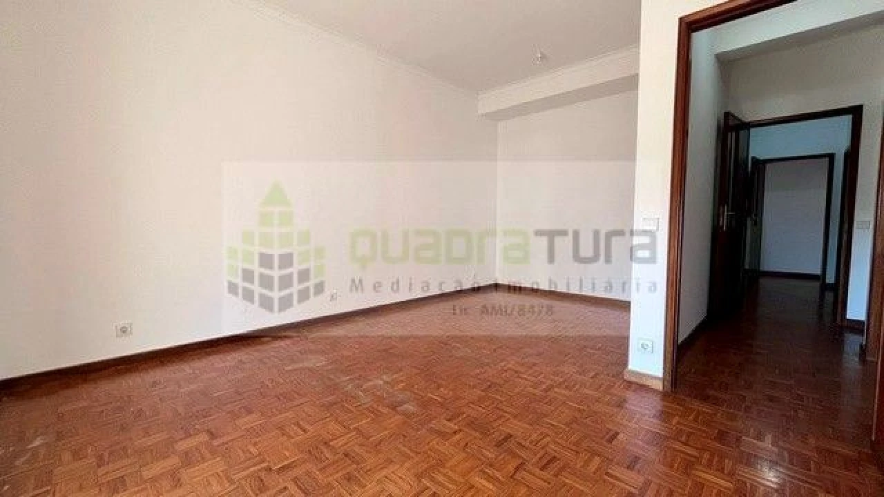 Apartamento T3 para Arrendamento em São Mamede de Infesta e Senhora da Hora Foto 2