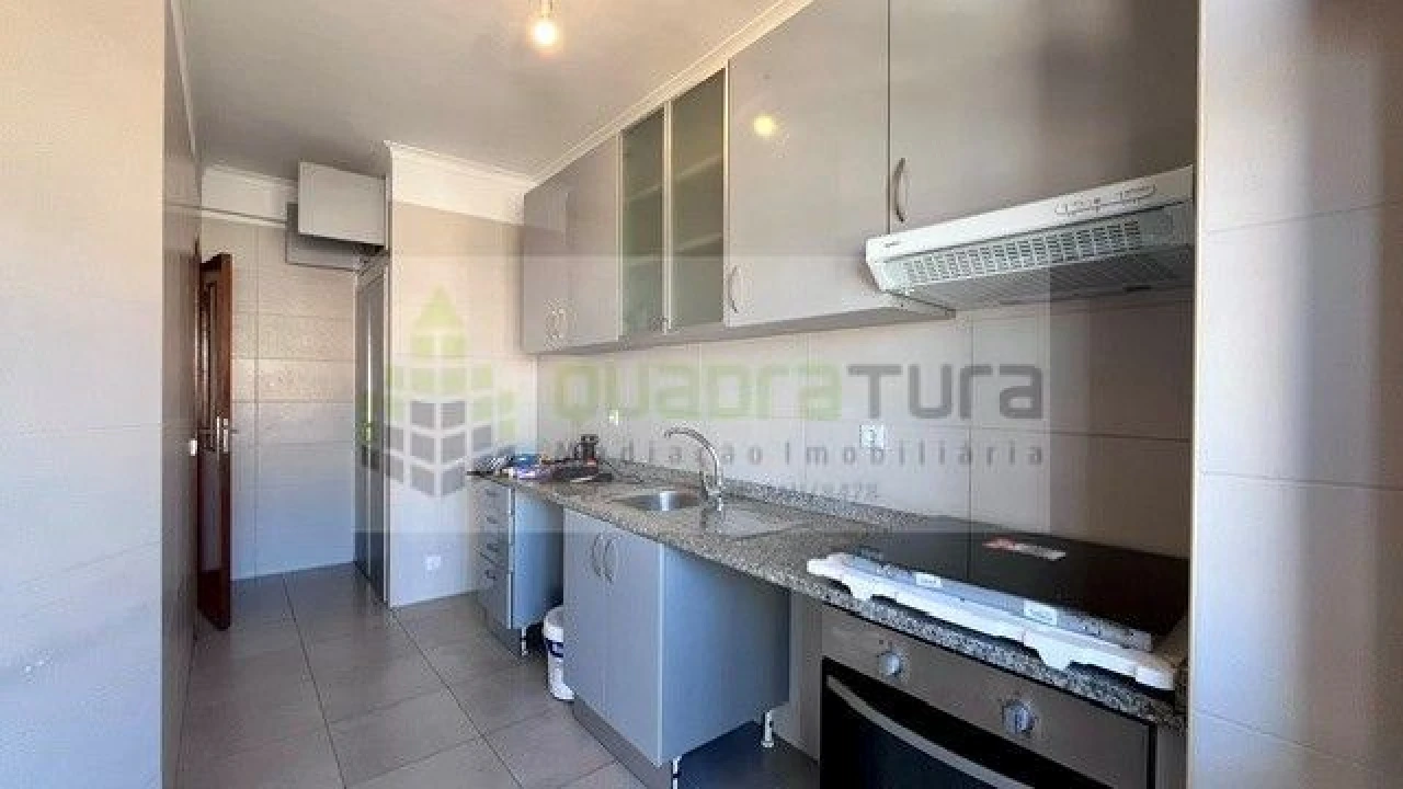 Apartamento T3 para Arrendamento em São Mamede de Infesta e Senhora da Hora Foto 5
