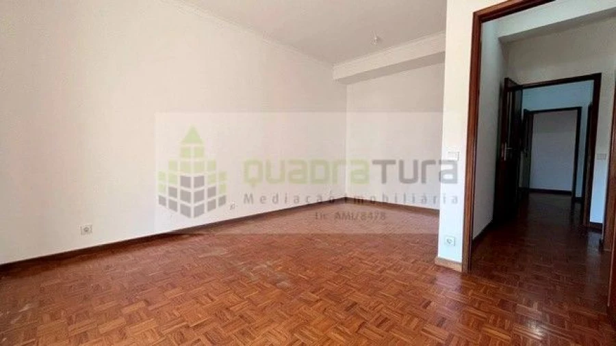 Apartamento T3 para Arrendamento em São Mamede de Infesta e Senhora da Hora Foto 2