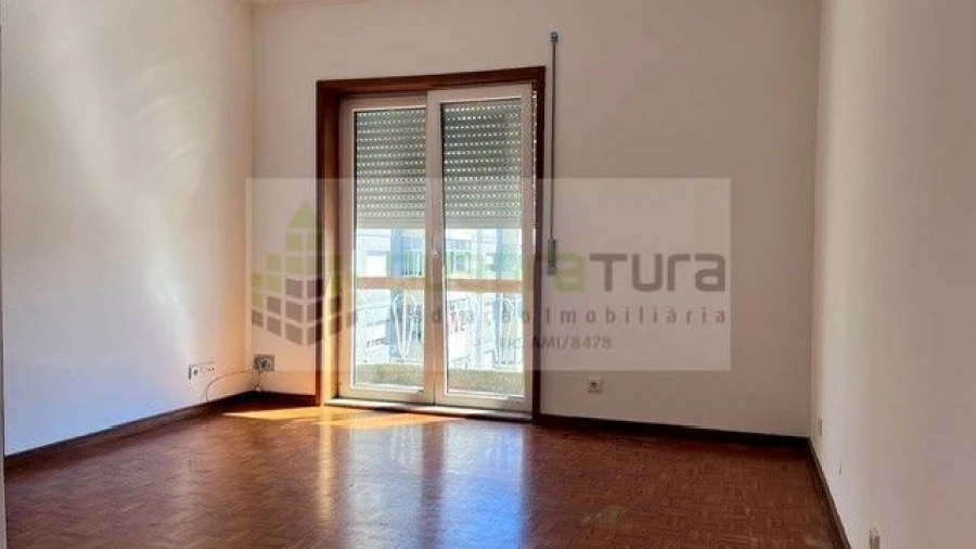Apartamento T3 para Arrendamento em São Mamede de Infesta e Senhora da Hora Foto 3