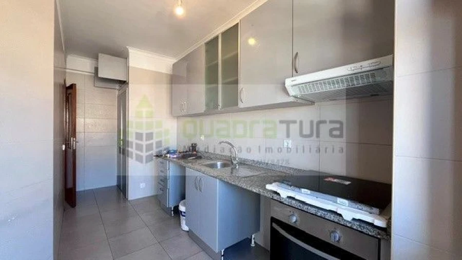 Apartamento T3 para Arrendamento em São Mamede de Infesta e Senhora da Hora Foto 5
