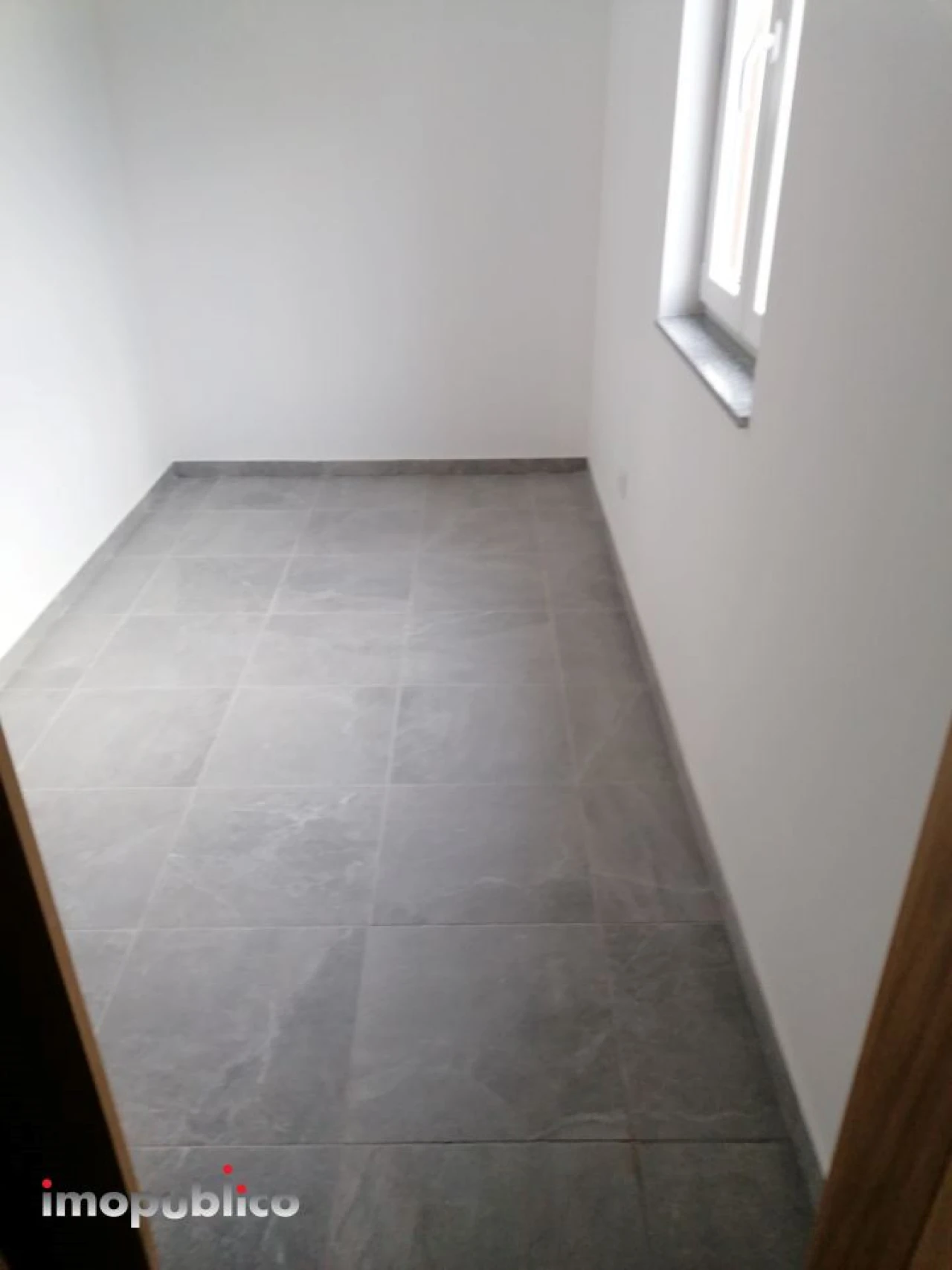 Apartamento T2 para Arrendamento em Torre e Portela Foto 6