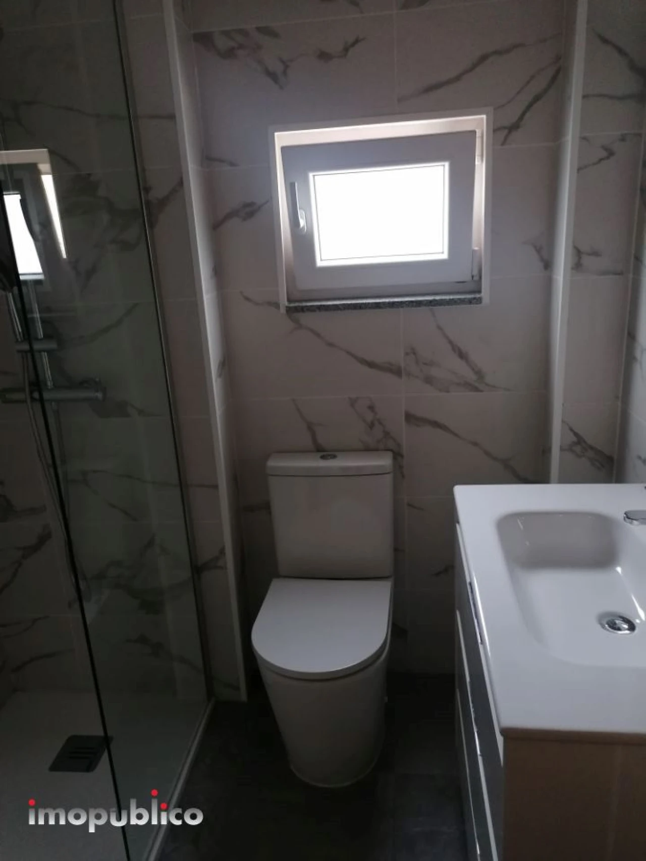 Apartamento T2 para Arrendamento em Torre e Portela Foto 7