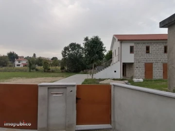 Apartamento T2 para Arrendamento em Torre e Portela