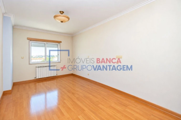 Apartamento T3 para Venda em Odivelas Foto 9