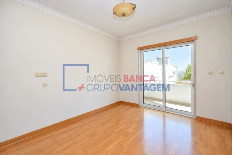 Apartamento T3 para Venda em Odivelas Foto 13