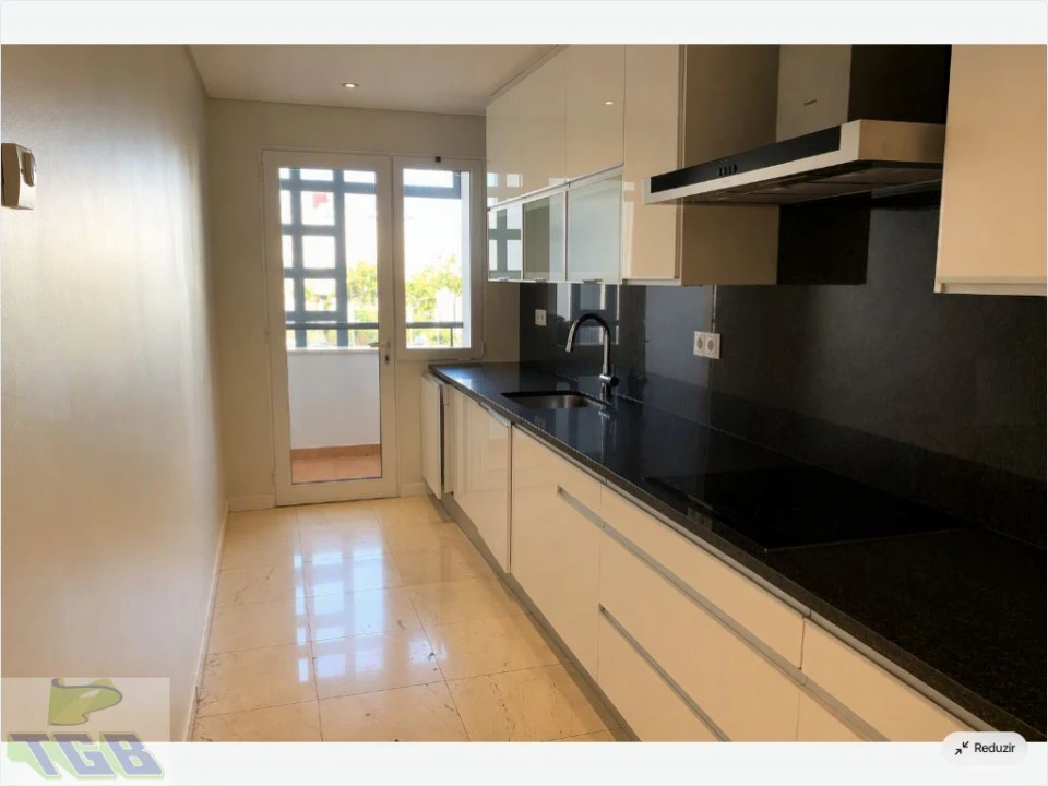 Apartamento T2 para Venda em Quarteira Foto 5