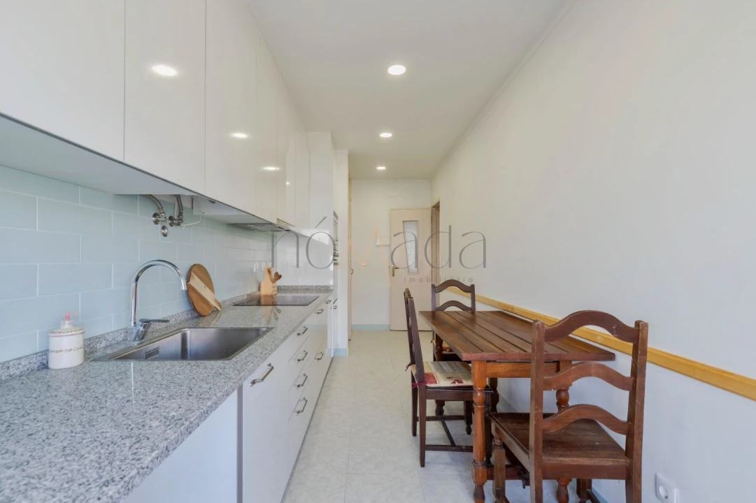 Apartamento T3 para Arrendamento em Laranjeiro e Feijó Foto 3