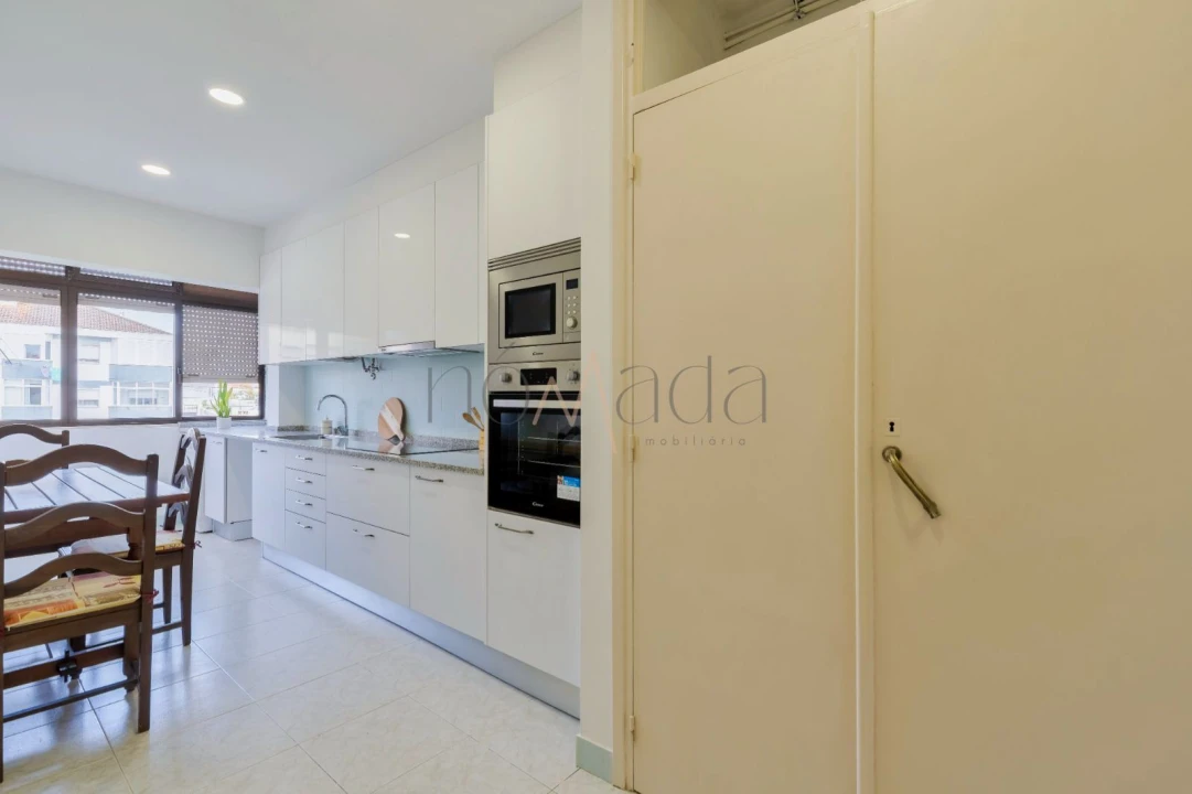 Apartamento T3 para Arrendamento em Laranjeiro e Feijó Foto 4