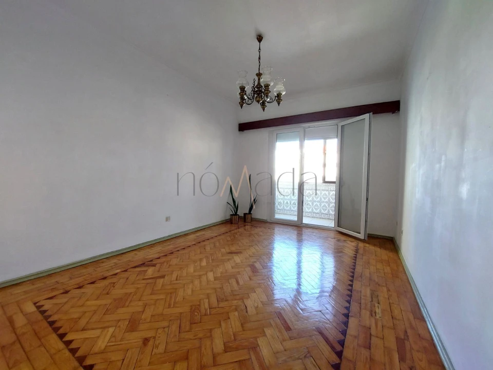 Apartamento T3 para Arrendamento em Laranjeiro e Feijó Foto 5
