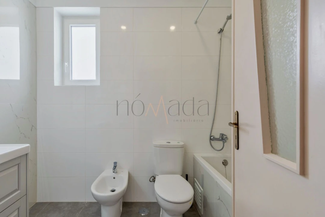 Apartamento T3 para Arrendamento em Laranjeiro e Feijó Foto 16