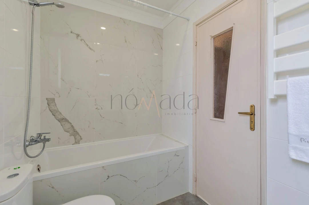Apartamento T3 para Arrendamento em Laranjeiro e Feijó Foto 17