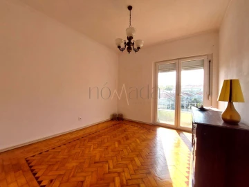 Apartamento T3 para Arrendamento em Laranjeiro e Feijó