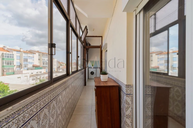 Apartamento T3 para Arrendamento em Laranjeiro e Feijó Foto 10
