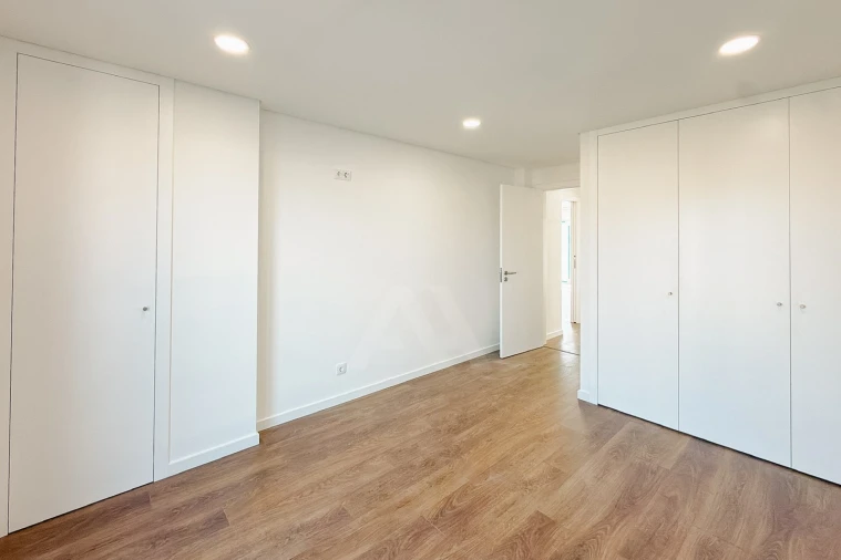 Apartamento T4 para Venda em Alcabideche Foto 18