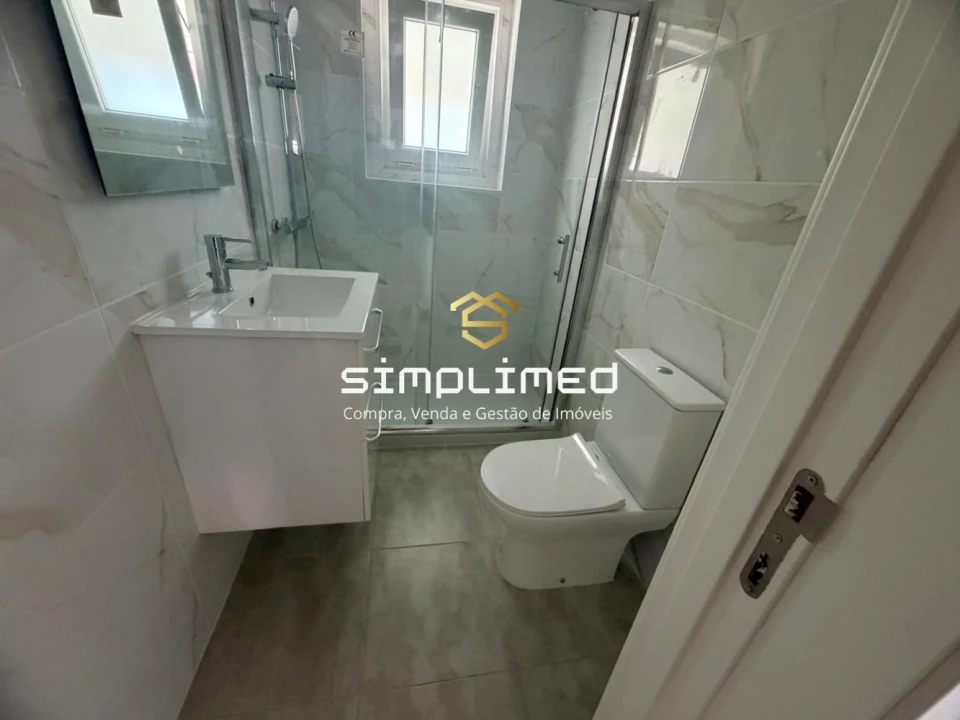 Apartamento T2 para Venda em Barreiro e Lavradio Foto 22