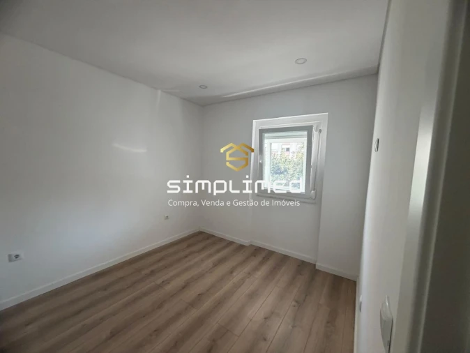 Apartamento T2 para Venda em Barreiro e Lavradio Foto 12