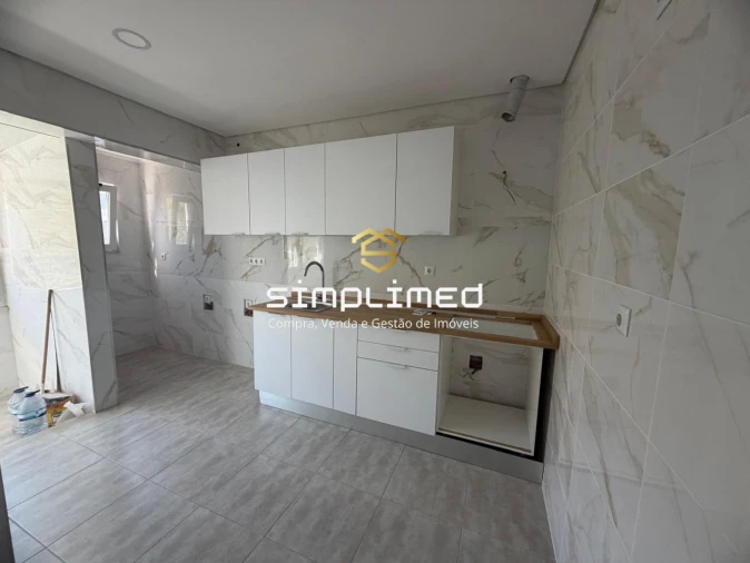 Apartamento T2 para Venda em Barreiro e Lavradio Foto 3