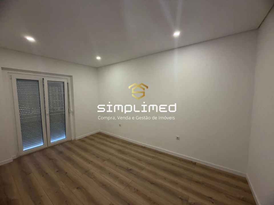 Apartamento T2 para Venda em Barreiro e Lavradio Foto 17