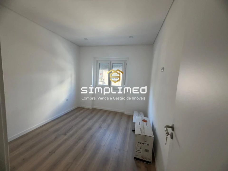 Apartamento T2 para Venda em Barreiro e Lavradio Foto 21