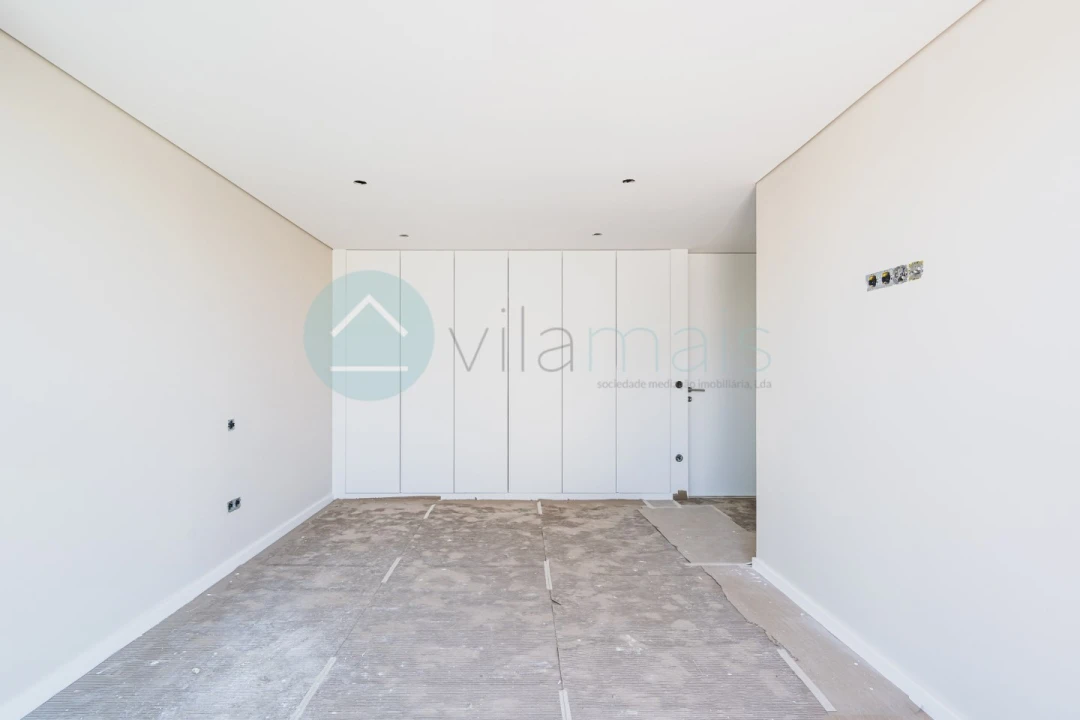 Moradia T3 para Venda em São Felix da Marinha Foto 18