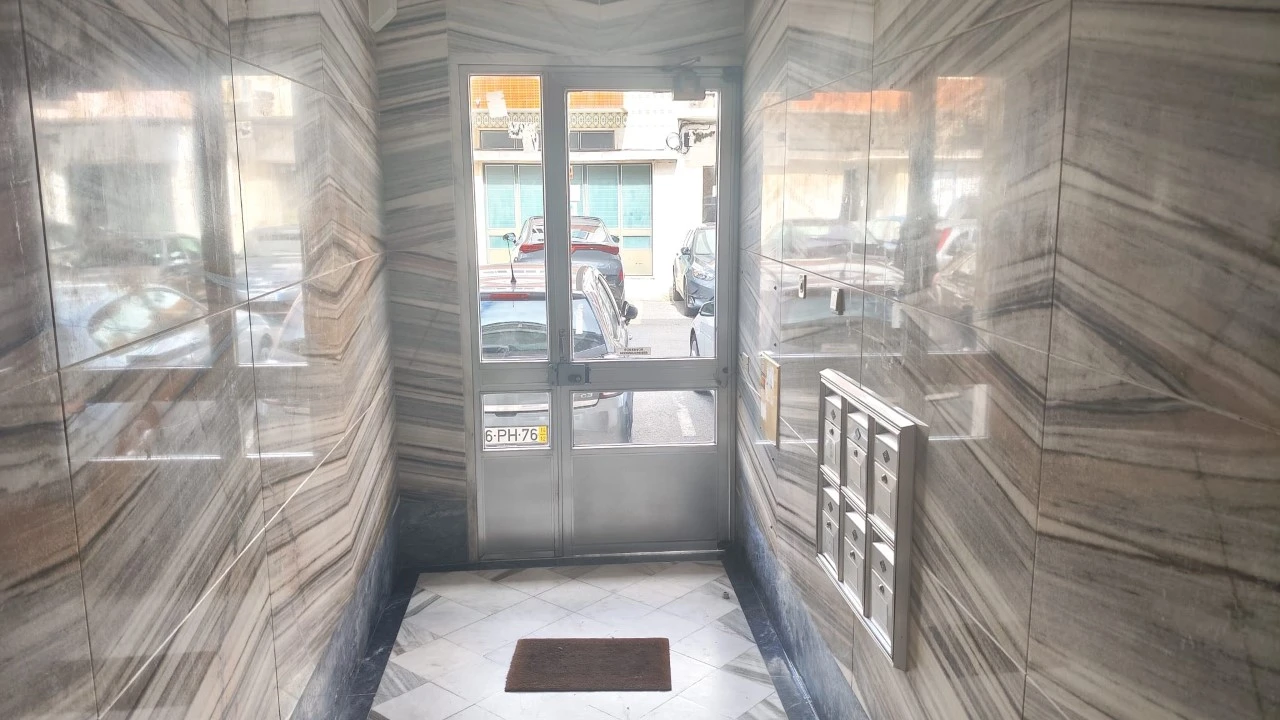 Apartamento T3 para Venda em Venteira Foto 35