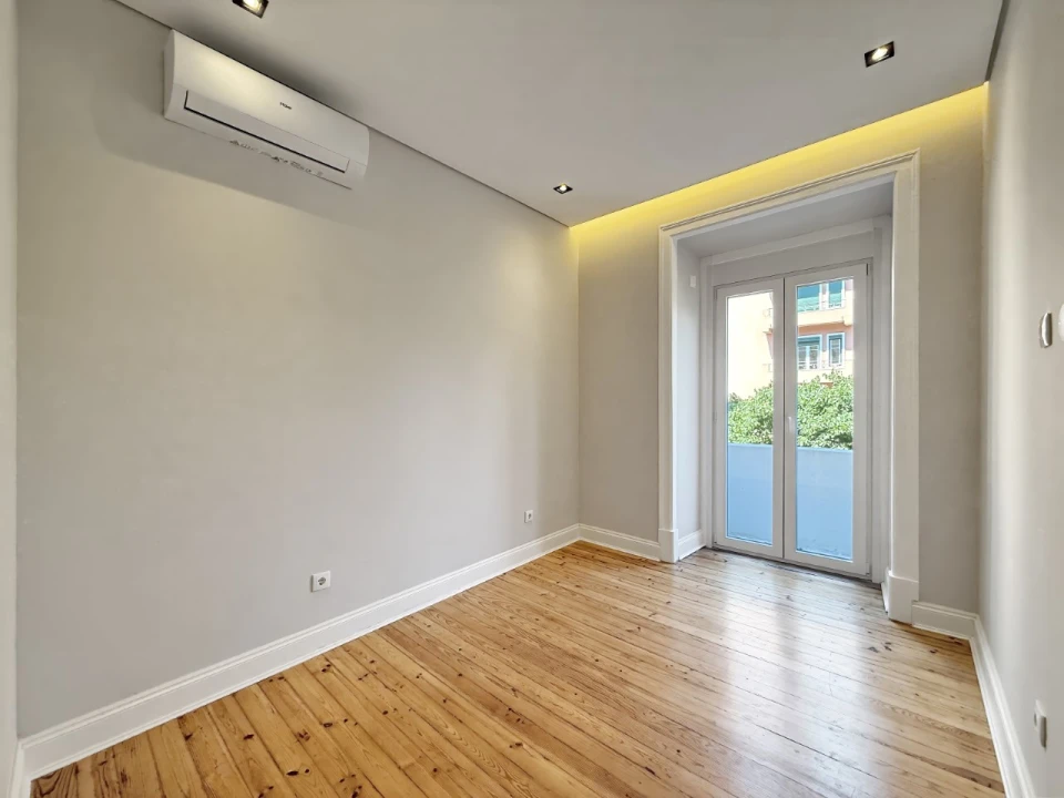 Apartamento T3 para Venda em Areeiro Foto 33