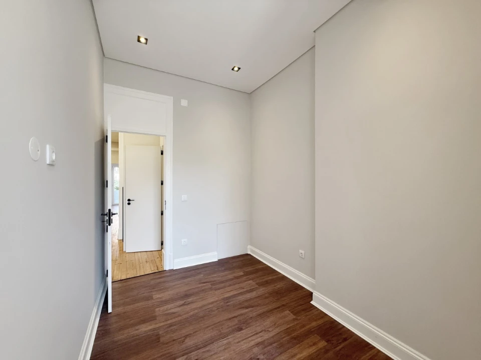 Apartamento T3 para Venda em Areeiro Foto 49